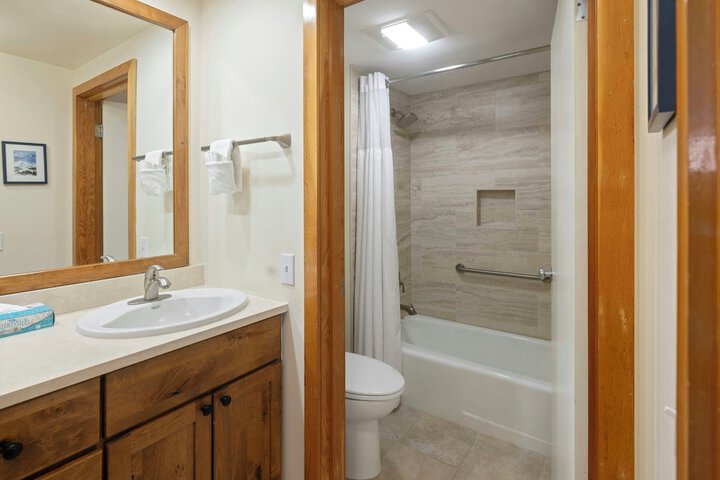 Room 169 of 226