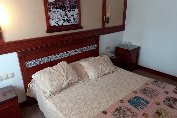 Room 12 of 26