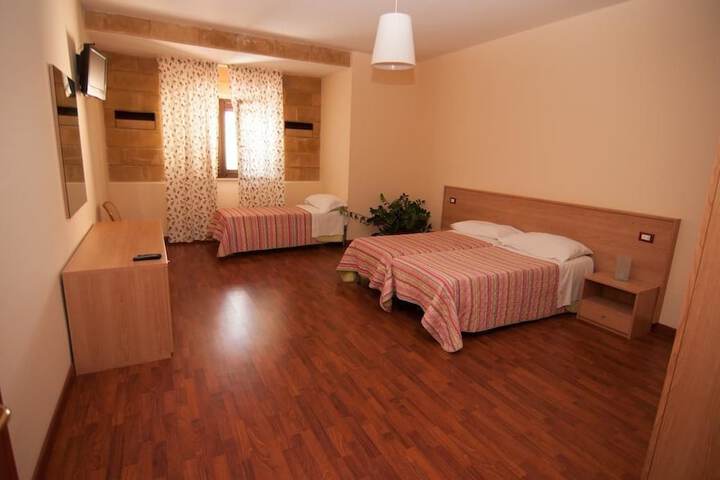 Room 3 of 16