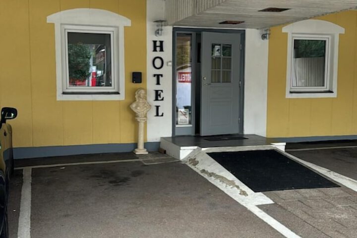 Hotel 17 of 18
