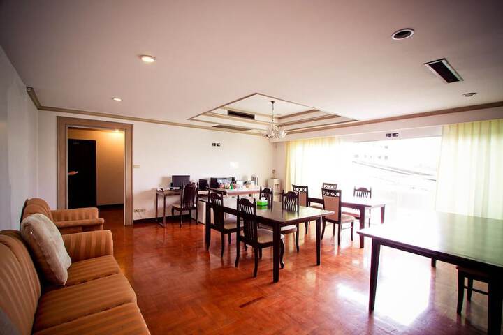 Room 16 of 36