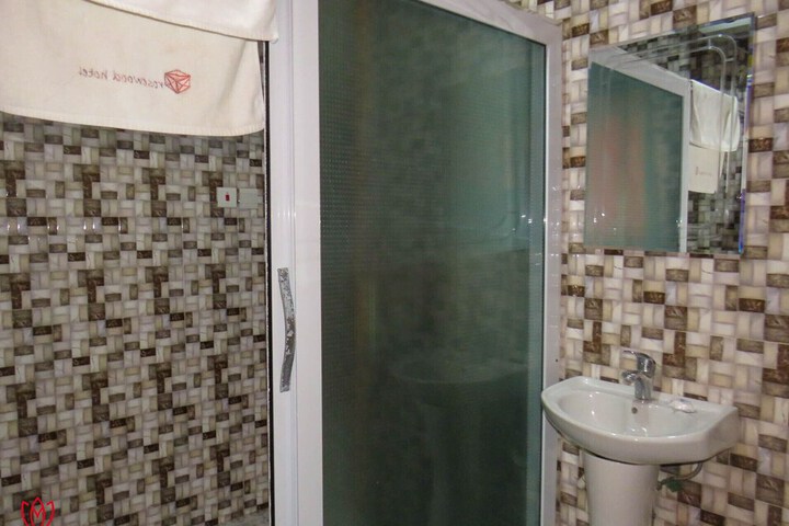 Room 104 of 119