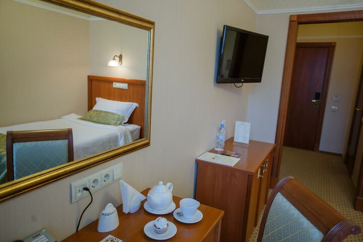 Room 21 of 41