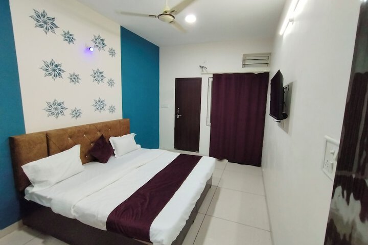 Room 8 of 23