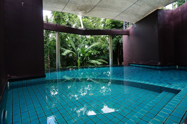 Pool 25 of 40