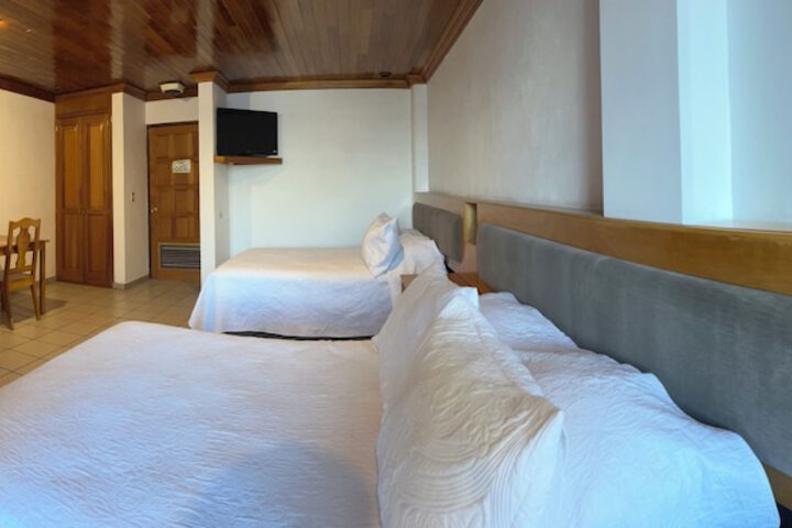 Room 6 of 19