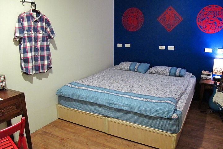 Room 6 of 81