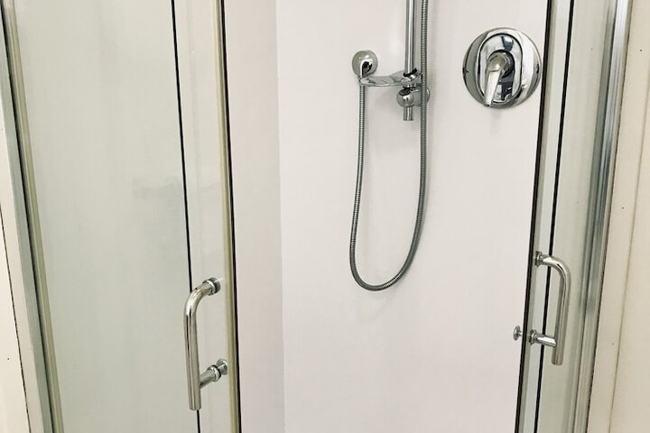 Room 103 of 172