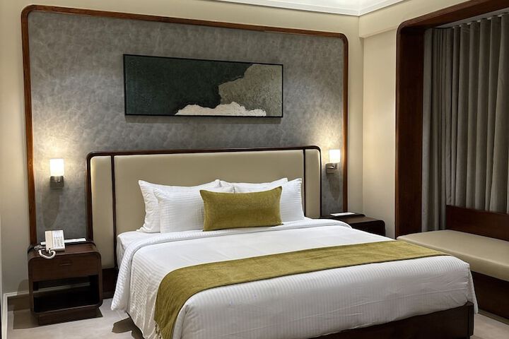 Room 15 of 74