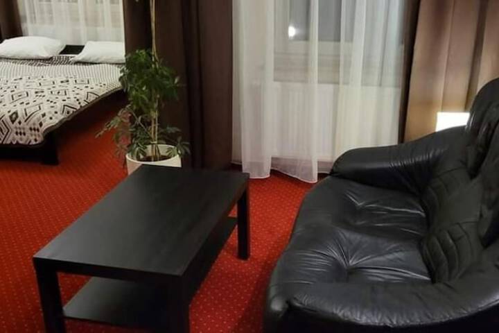 Room 3 of 41