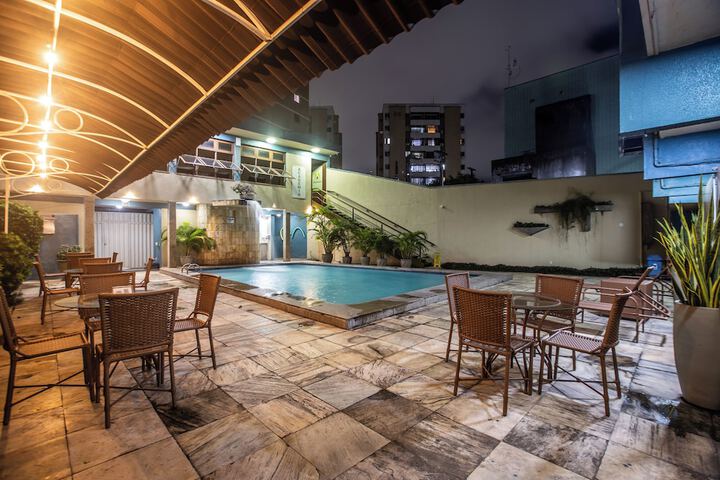 Hotel Pool