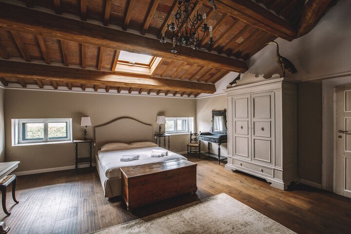 Room 10 of 36