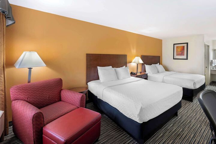 Room 10 of 24