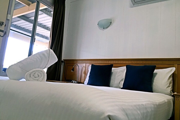 Room 15 of 63
