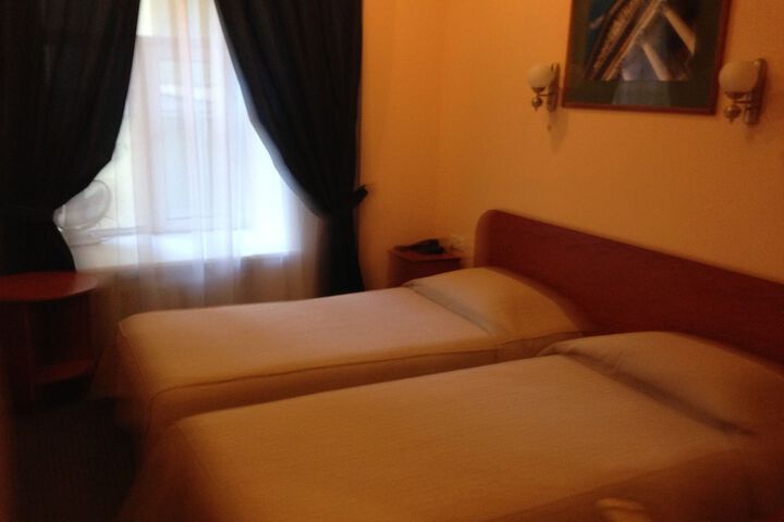 Room 3 of 52