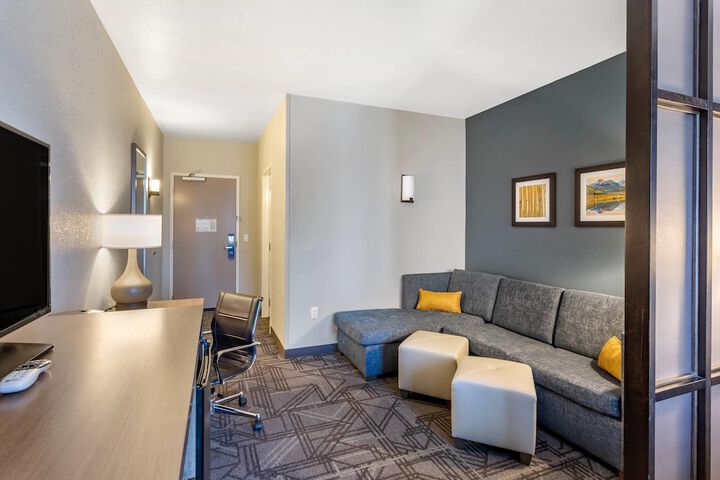 Room 45 of 100