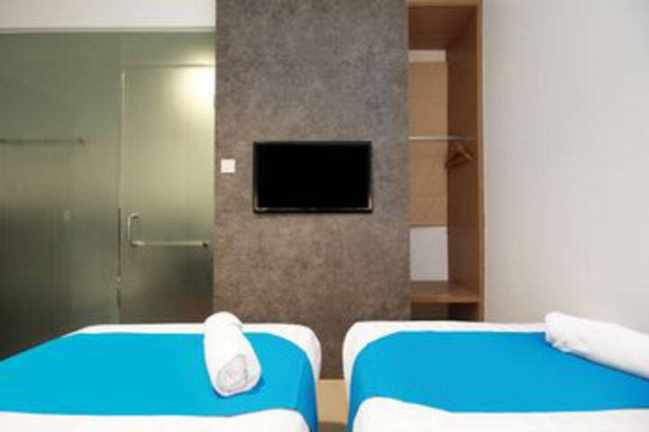 Room 12 of 31