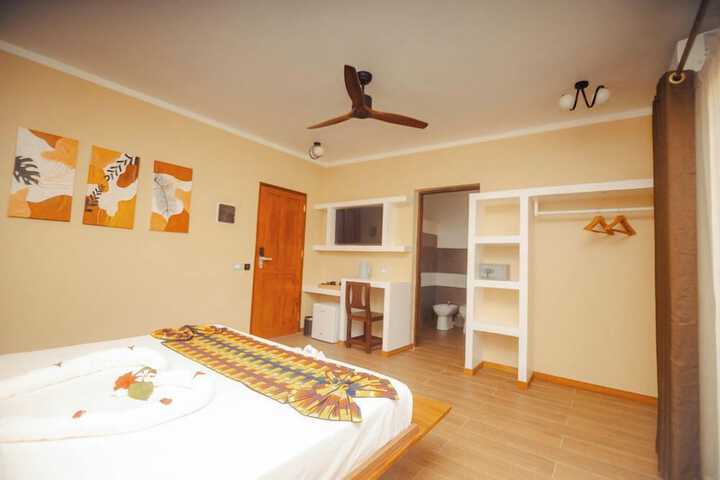 Room 10 of 49