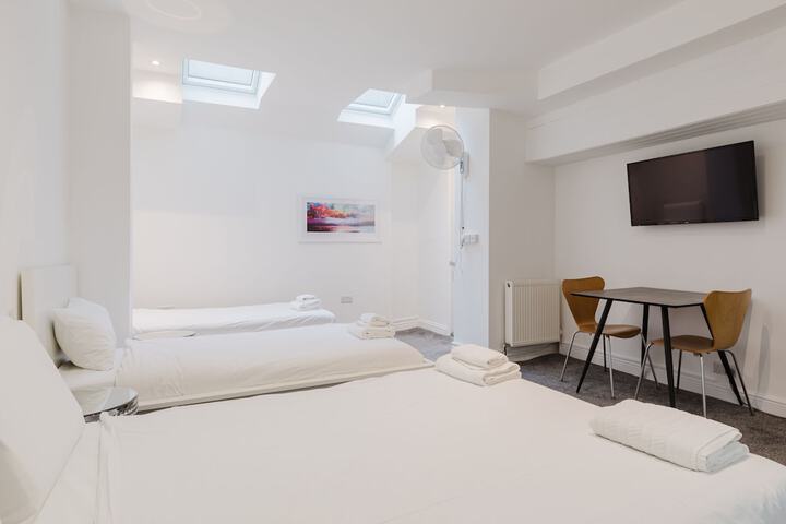 Room 34 of 78