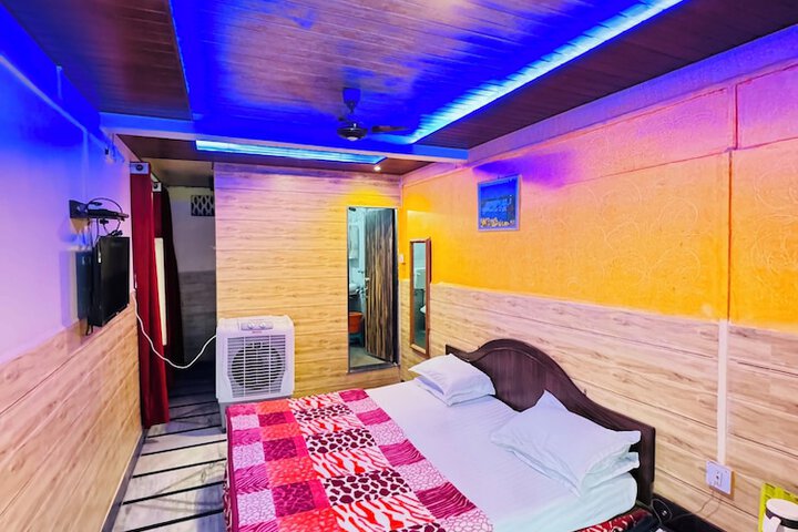 Room 15 of 26