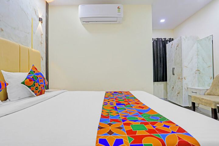 Room 20 of 28