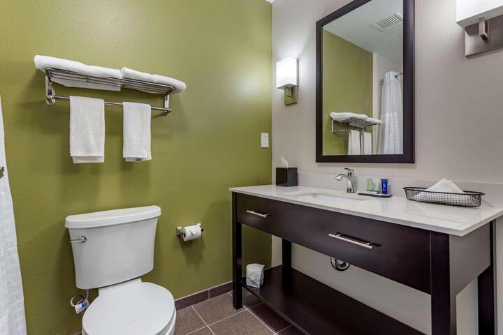 Room 6 of 39