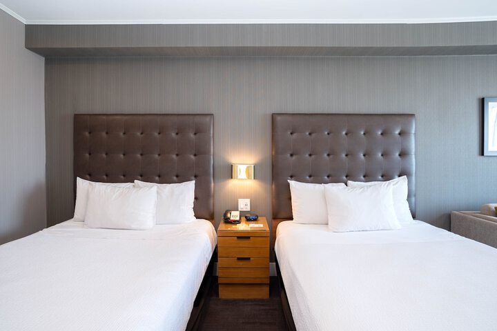 2 Queen Beds (8 of 9)