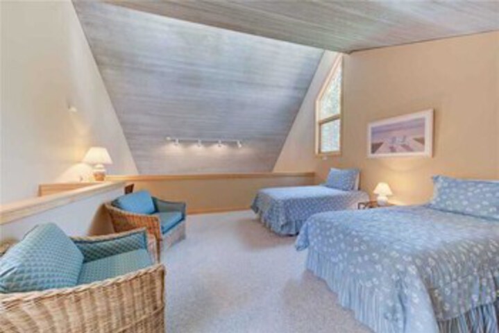 Room 15 of 15
