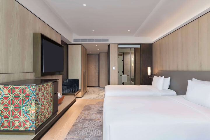 Room 15 of 68
