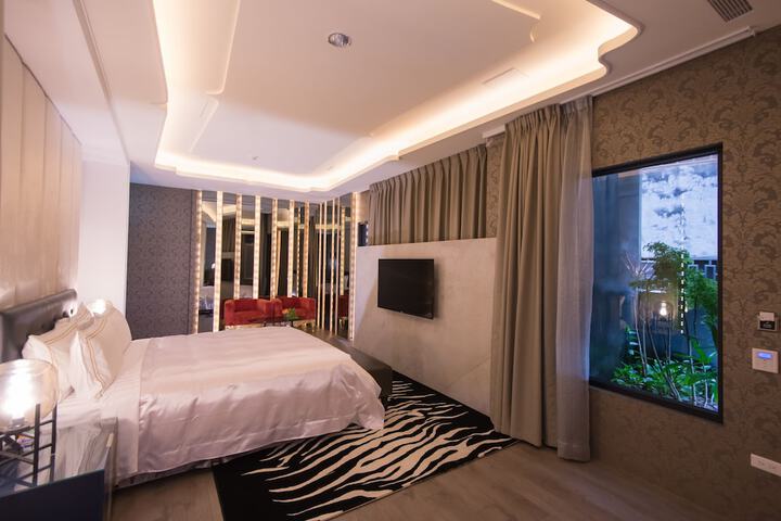 Room 14 of 71