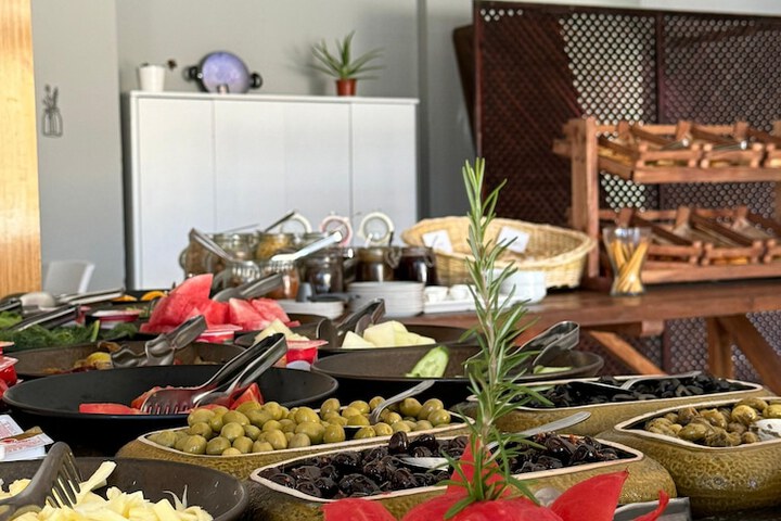 Breakfast/Coffee Service 57 of 131