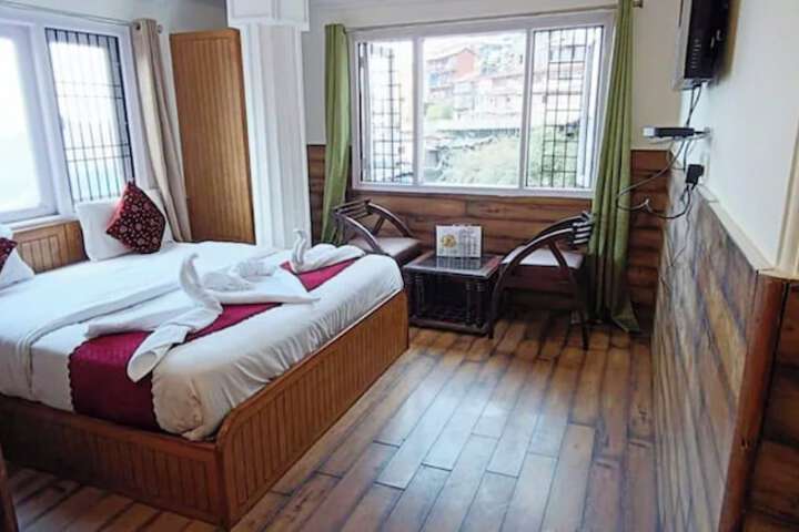 Room 4 of 17