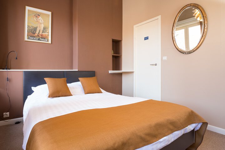 Room 3 of 27