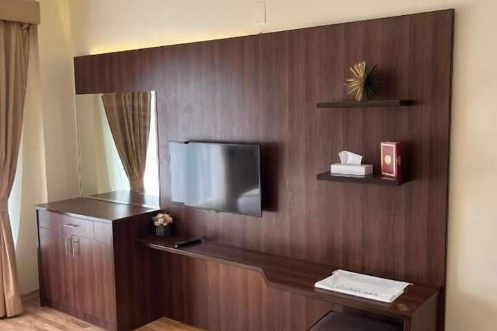 Room 8 of 39