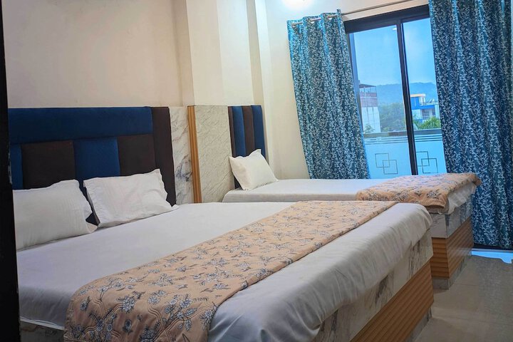 Room 10 of 27