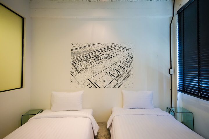 Room 7 of 37