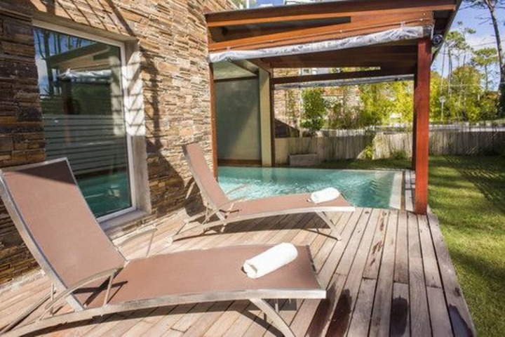 Sundeck 43 of 44