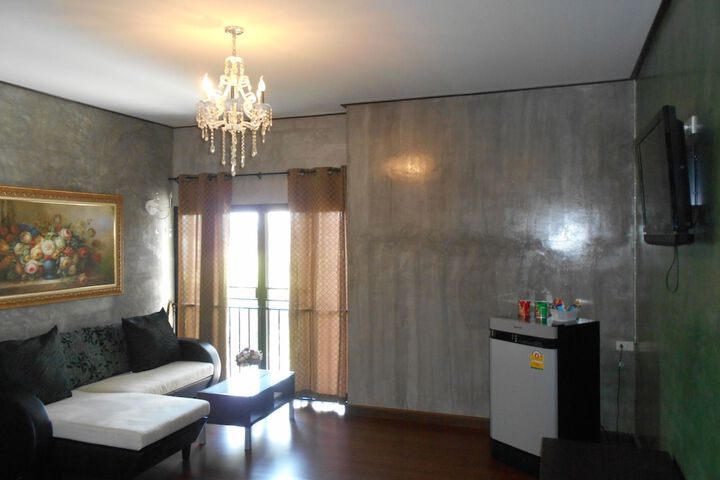 Room 11 of 49