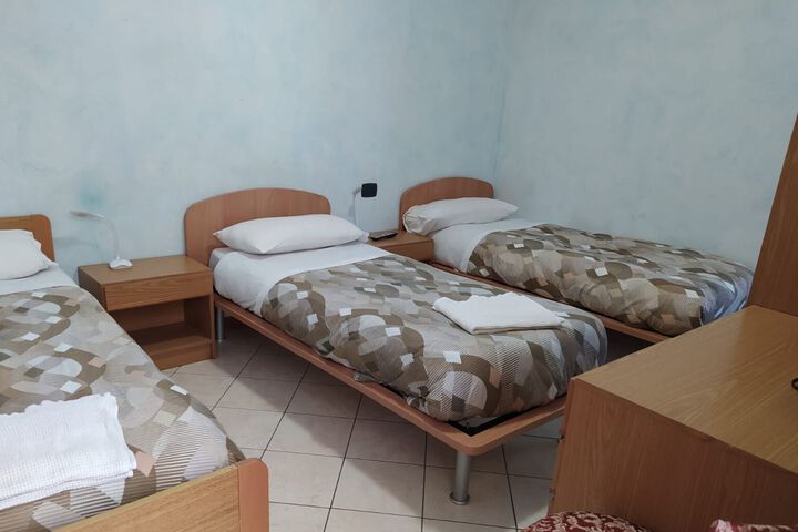 Room 14 of 18