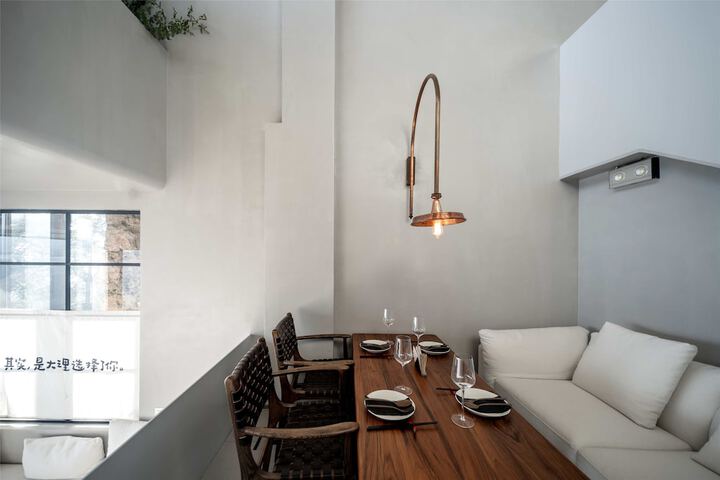 Dining 129 of 182