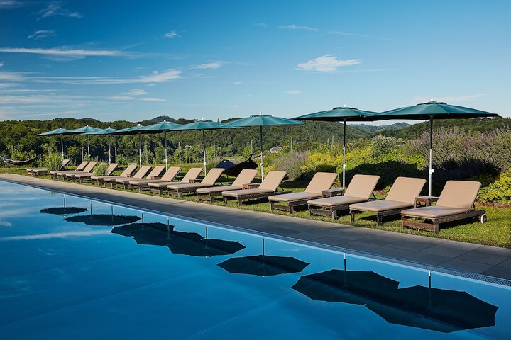 Hotel Pool