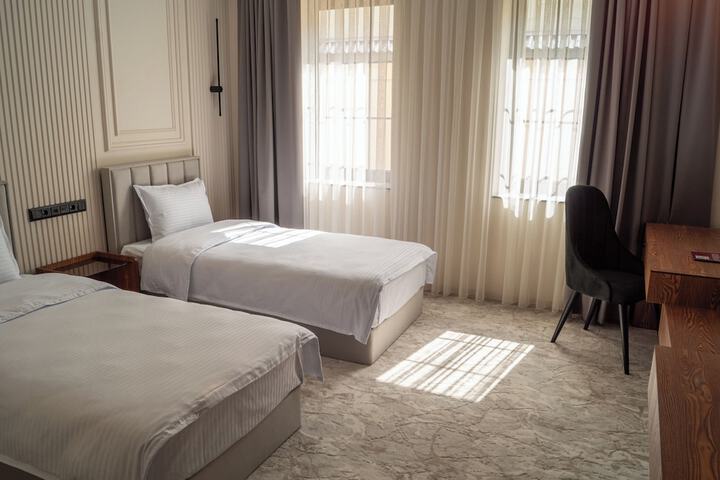 Room 11 of 24