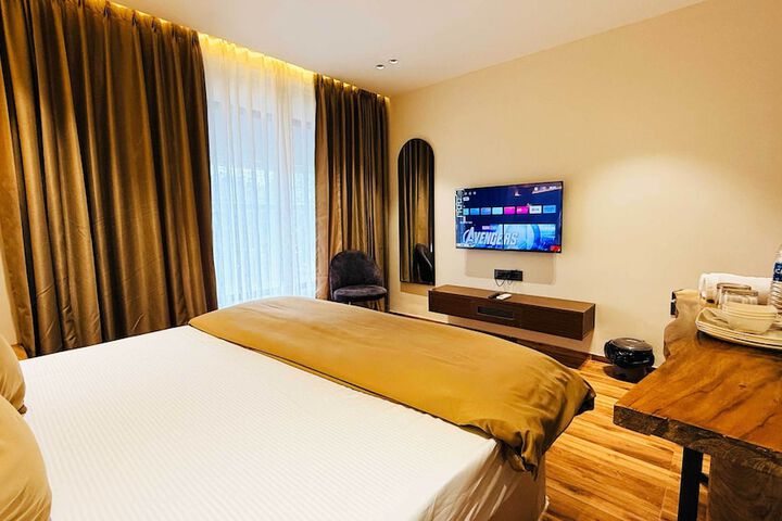 Room 62 of 104