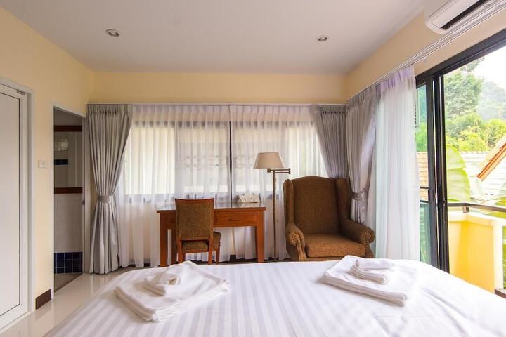 Room 4 of 19