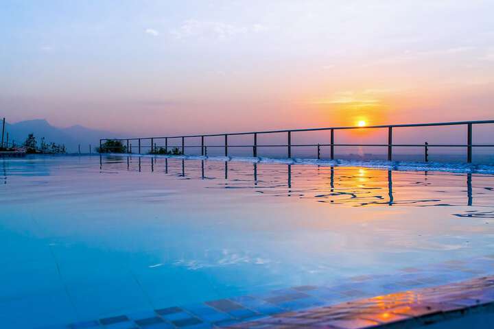 Hotel with Pool