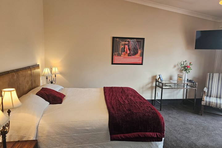 Room 52 of 104
