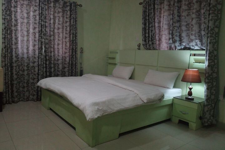 Room 16 of 44