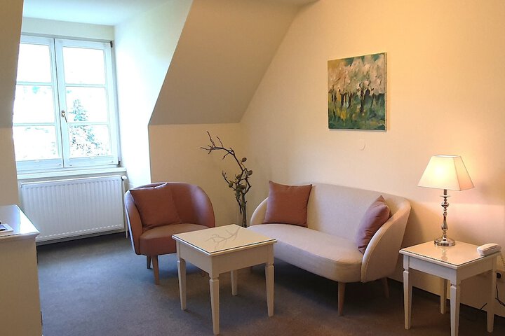 Room 22 of 48
