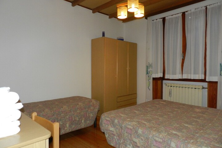 Room 16 of 50