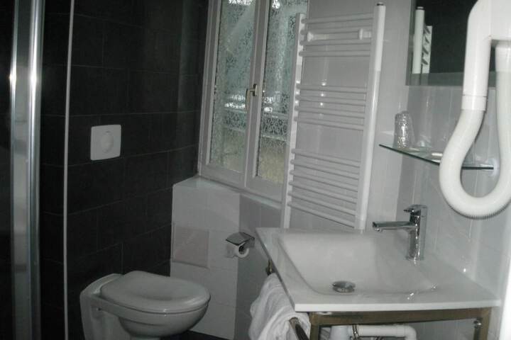 Room 18 of 29